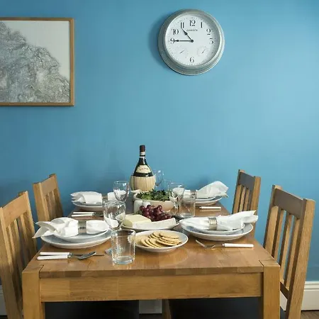 Σπίτι διακοπών Lavender Cottage, *